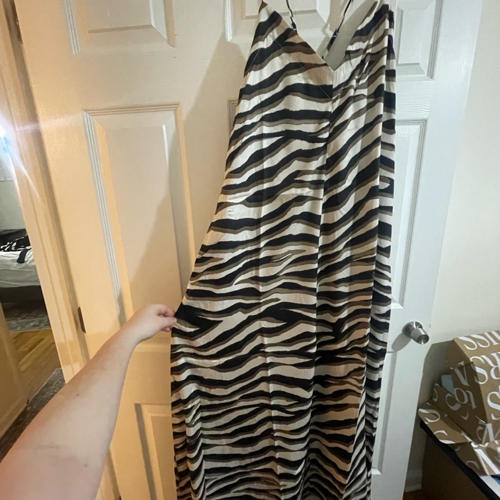 NWT-Banana republic factory SILKY TWILL A-LINE MAXI DRESS- zebra- SF/PF HOME